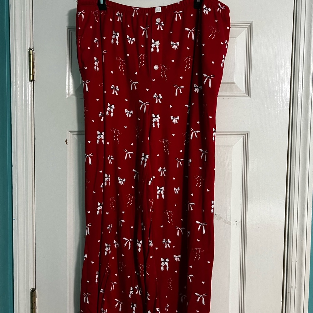 AE Luxe Plush Long-Sleeve & Pant PJ Set - Picture 5 of 10